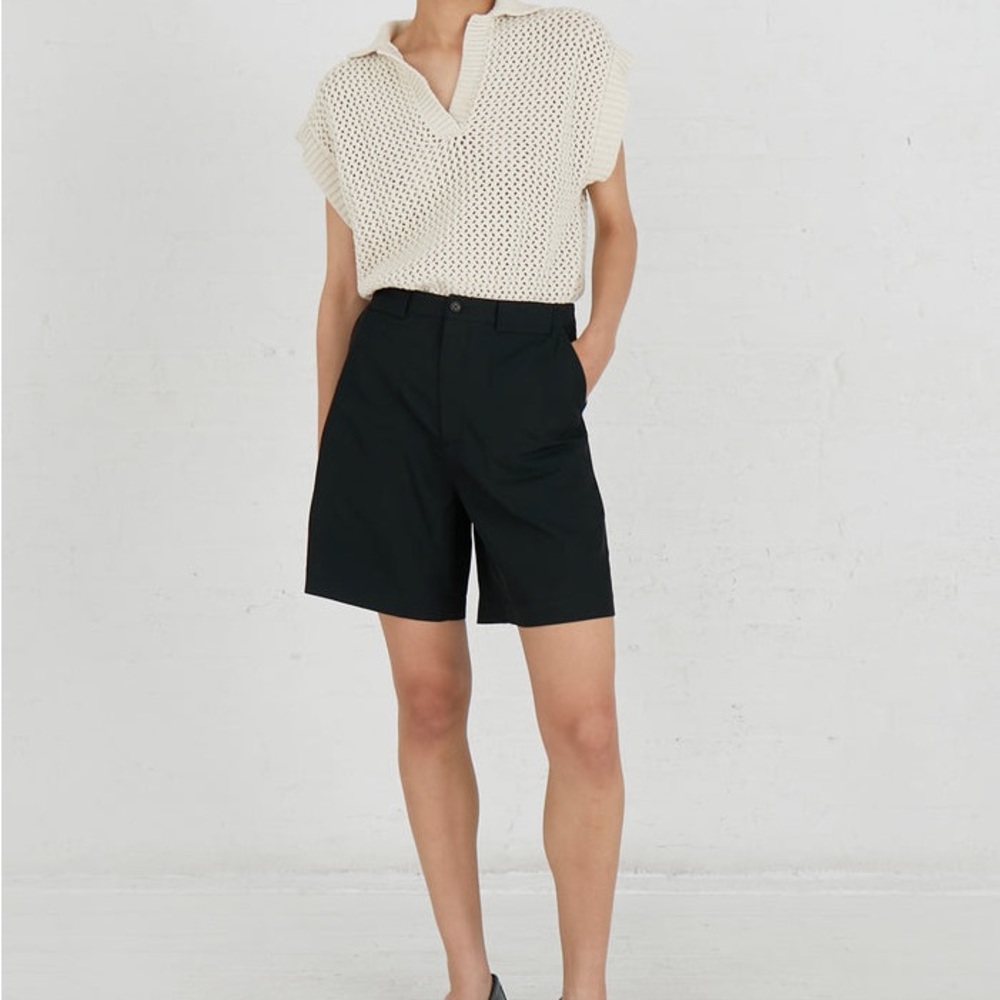 NWT Deveaux New York Sidney short